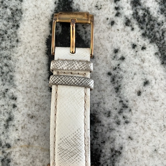 Michael Kors Parker Women’s Watch with leather band rose gold - Picture 4 of 10